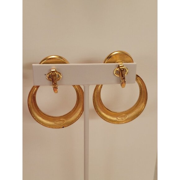 Vintage Trifari Black & Gold Clip-On Earrings & Statement Bead Necklace Set - Picture 8 of 12